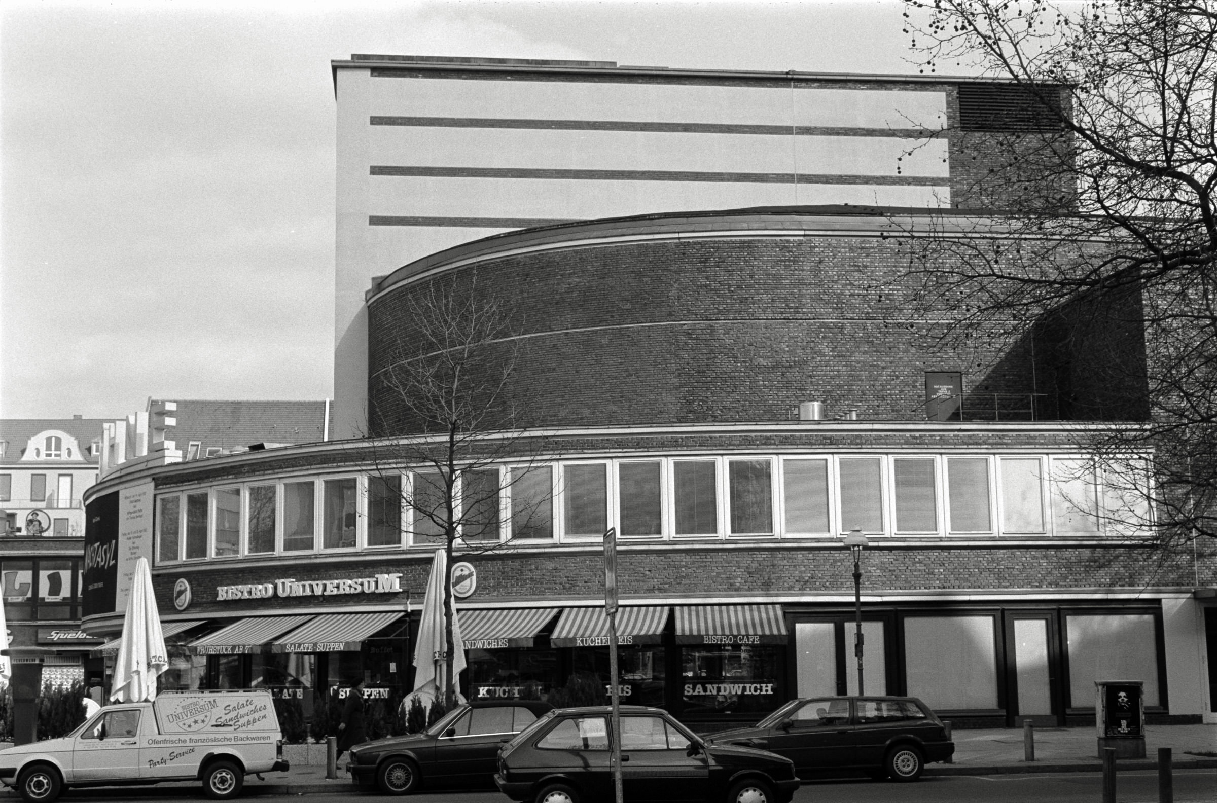 AHP F1993 03 006 sc240902 img08 NLP